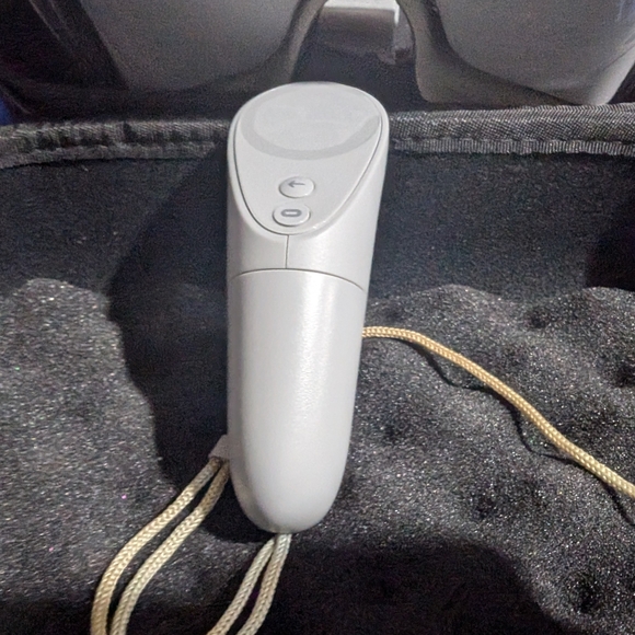 Oculus Go VR headset + case 32gb - Picture 6 of 16